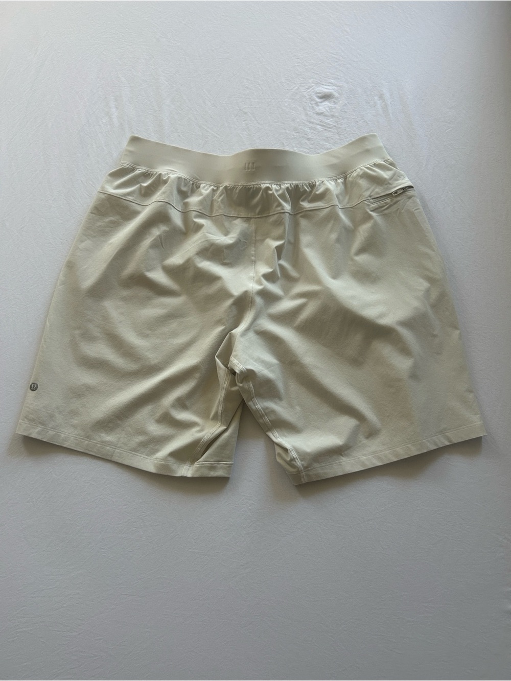 lululemon athletica Men's Drawstring Cream Athletic Shorts - Picture 4 of 8